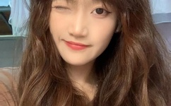 岳艳的胯下做爰岳艳小说